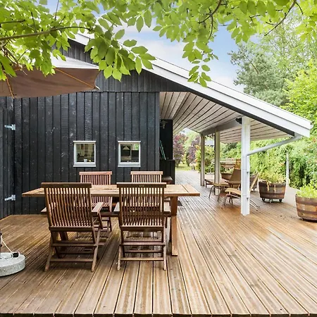 4 Bedroom Gorgeous In بيت للعطل