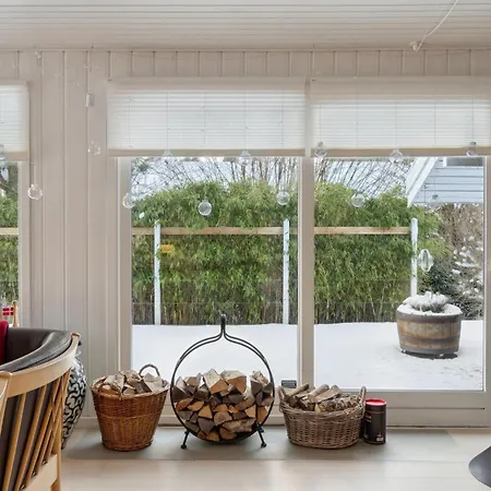 4 Bedroom Gorgeous In بيت للعطل